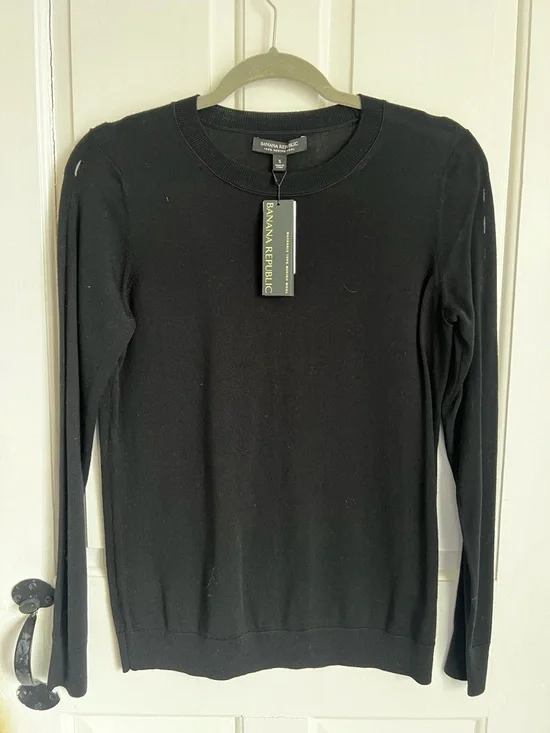 Banana Republic Black Crewneck Sweater - NWT - Picture 1 of 4